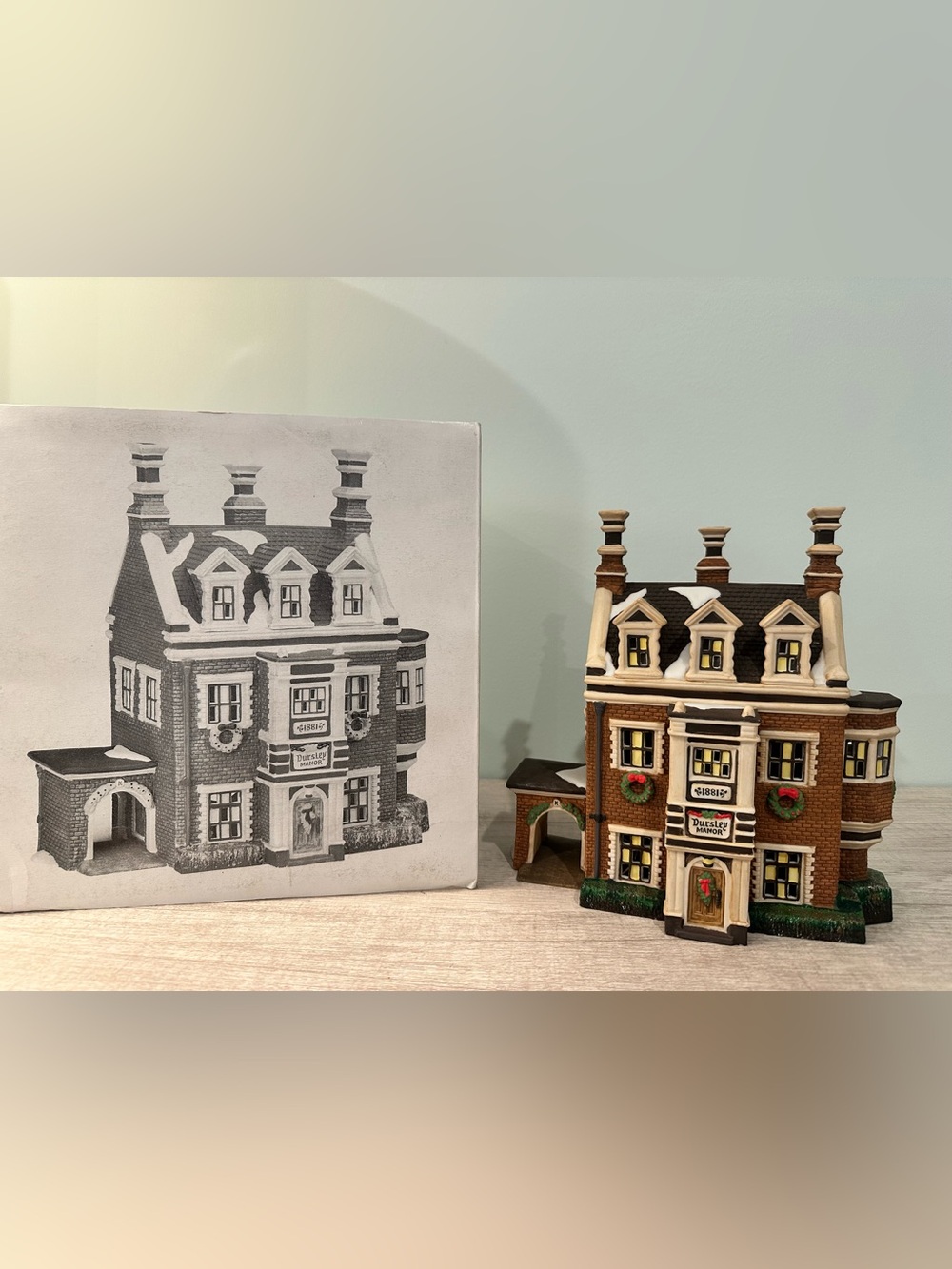 Department 56 Dickens’ - Dursley Manor Lighted Building